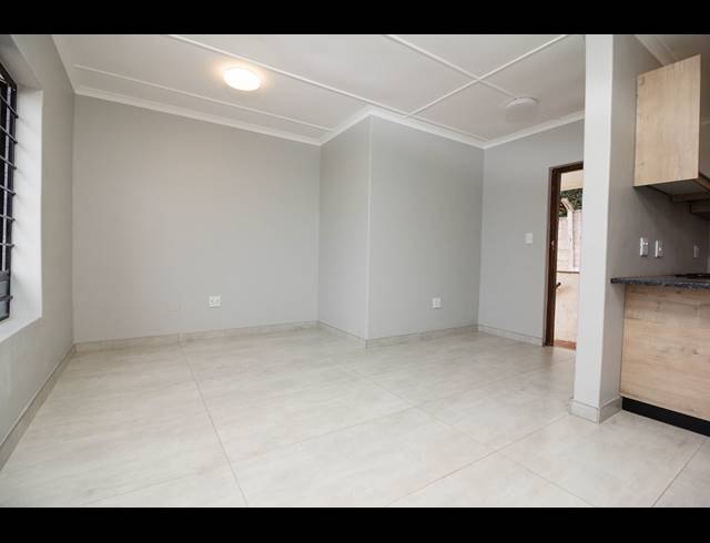3 BEDROOM FLAT TO LET IN WARNER BEACH